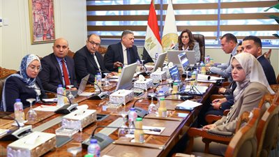 وزيرة التنمية المحلية تطالب بمحاسبة أي موظف يتسبب في تعطيل ملفات المواطنين