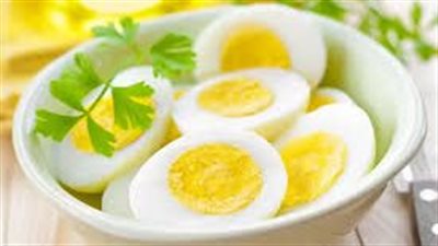 البيض المسلوق ودوره في تعزيز الذاكرة وصحة العينين والدماغ