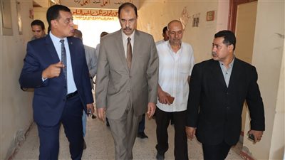 في جولة ميدانية لمتابعة سير الامتحانات..  محافظ سوهاج يتفقد لجان الثانوية العامة بجهينة ويطمئن على المصابين في حادث الميكروباص