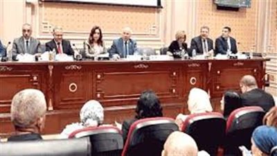 مناقشات ساخنة داخل 