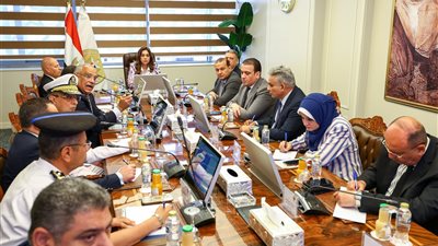 وزيرة التنمية المحلية تبحث جهود إعادة المظهر الحضاري لـ شوارع مصر الجديدة