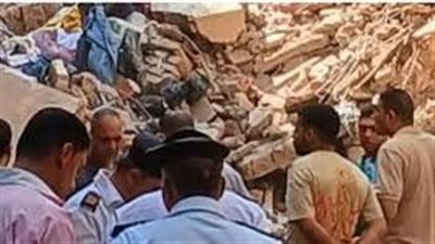 مأساة في حدائق القبة.. استخراج جثمان طفل من تحت أنقاض العقار المنهار