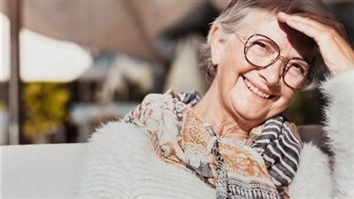 بروتين غامض يعيد الأمل: مفتاح جديد لمقاومة الشيخوخة وأمراض الدماغ