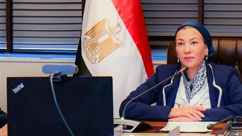 وزيرة البيئة