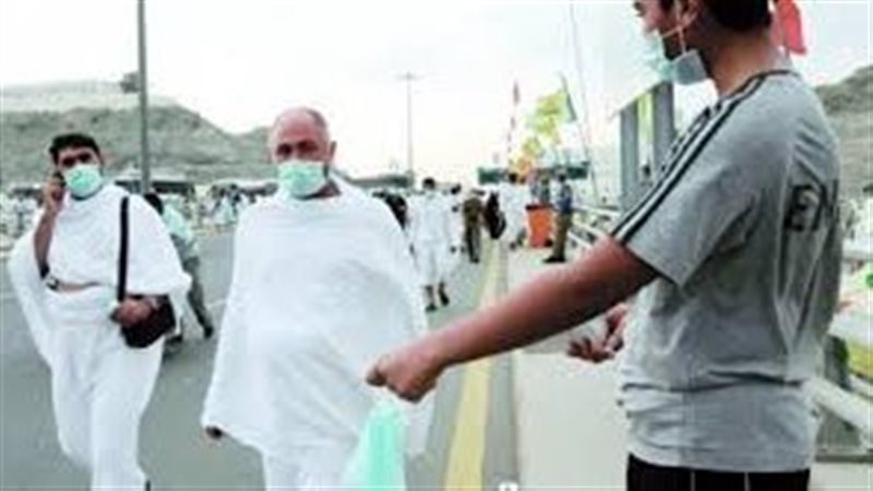 حكم لبس المحرم قناعا