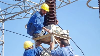 انهيار برج كهرباء شرق نفق السويس وإصابة 4 أشخاص.. تفاصيل