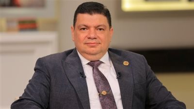 رئيس المحطات النووية السابق يعلق على مقترح دمج وزارتي الكهرباء والبترول