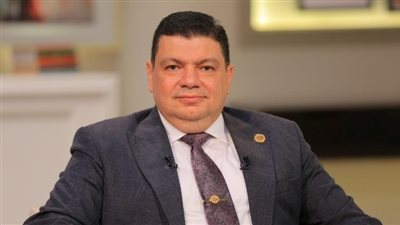 بعد 40 شهرًا من التصنيع.. الوكيل يعرب عن فخره ببدء تحريك وعاء ضغط المفاعل الأول بمحطة الضبعة