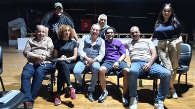 ميدو عادل وأبطال مسرحية «حب من طرف حامد» يواصلون البروفات..والافتتاح في أغسطس