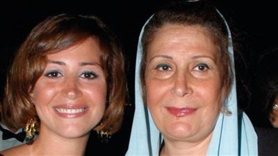 القصة الكاملة لشائعة وفاة زيزي مصطفى والدة منة شلبي