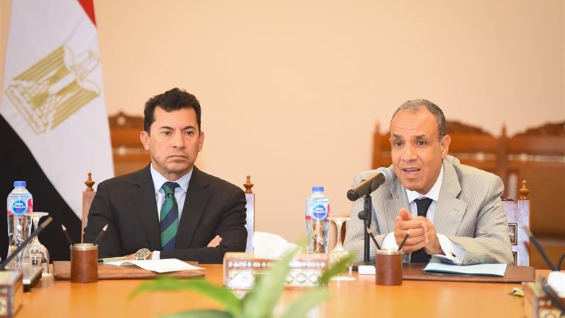 وزير الخارجية ووزير