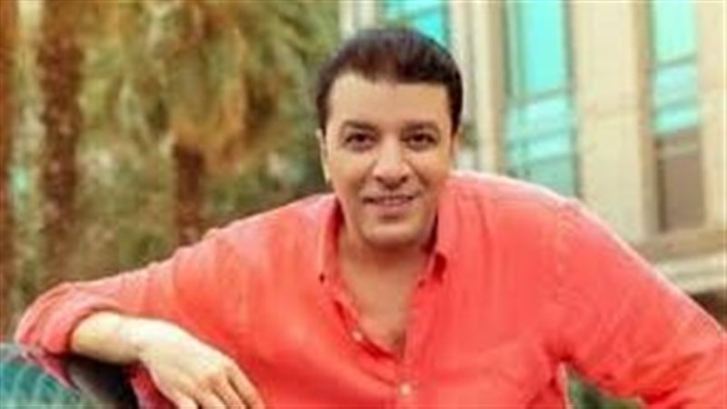 مصطفى كامل يقرر منع