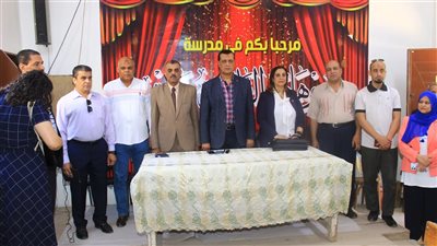 مدير تعليم سوهاج يفتتح معرض النشاط الصيفي لتنمية القدرات الصحفية ومسابقة الكاريكاتير