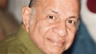 نقل الفنان عيد أبو الحمد إلى مستشفى المقطم بعد أزمة قلبية حادة