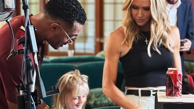 محمد رمضان يرقص مع لارا ترامب وابنتها كارولينا: 