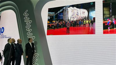 وزير الكهرباء يشهد مراسم نقل وعاء ضغط المفاعل للوحدة النووية الأولى إلى موقع الضبعة 