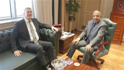 وزيرا الكهرباء والبترول يناقشان خطة التوسع في مشروعات الطاقات المتجددة وخفض استخدام الوقود الأحفوري