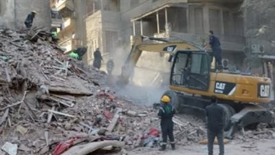 مأساة غيط العنب بالإسكندرية..مصرع أم وابنتها وإصابة الجدة في انهيار عقار قديم