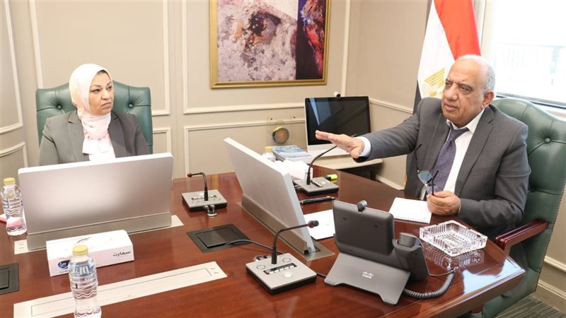 اجتماع وزير الكهرباء