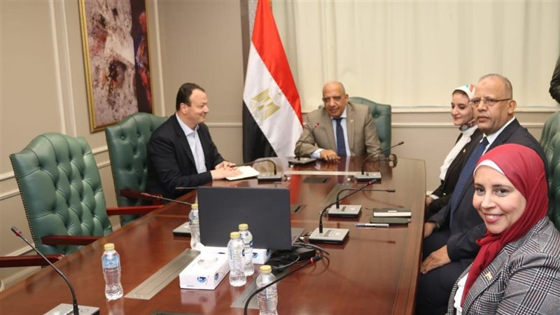 وزير الكهرباء ونظيره