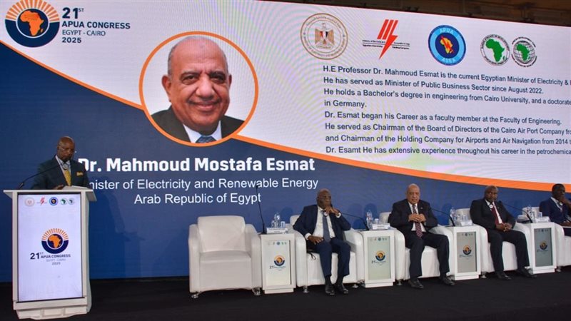جانب من المائدة المستديرة