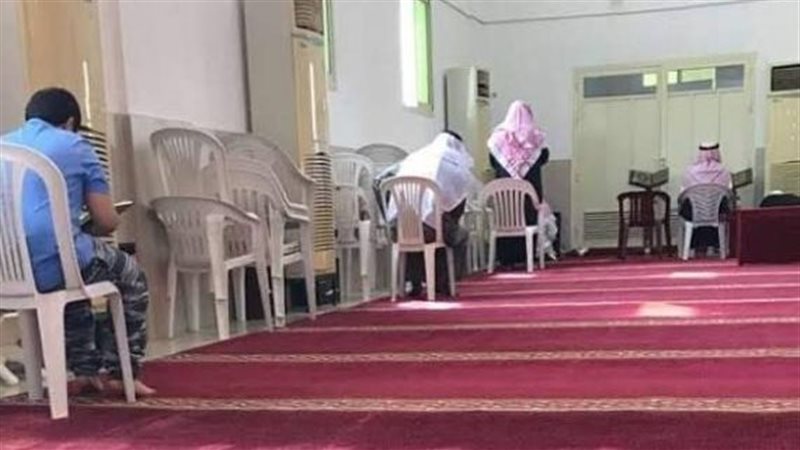 الصلاة جالسا