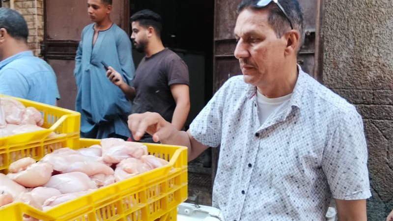 ضبط فراخ فاسدة وسلع