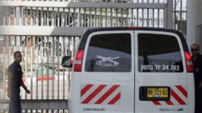 صفقة التبادل تنطلق.. الأسرى الفلسطينيون يغادرون سجون الاحتلال والحافلات تسير نحو الحرية