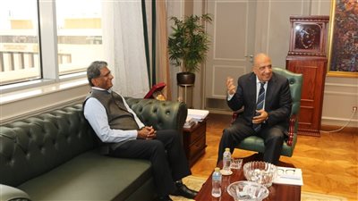 وزير الكهرباء يستقبل سفير الهند لدى القاهرة لتعزيز التعاون والشراكة في الهيدروجين الأخضر
