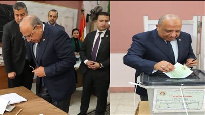 وزير الكهرباء يدلي بصوته في انتخابات النواب بمدرسة المنارة بمدينة نصر 