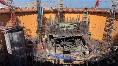 إنجاز جديد| تركيب مكوّن محوري داخل أول مفاعل بمحطة الضبعة النووية