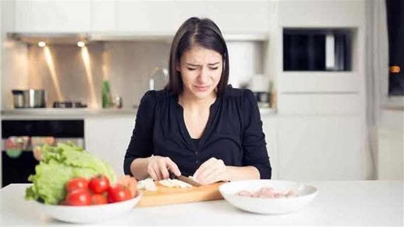 سبب البكاء عند تقطيع