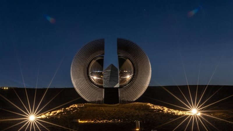 إضاءة معرض «الأبد هو الآن» للعام الخامس على التوالي