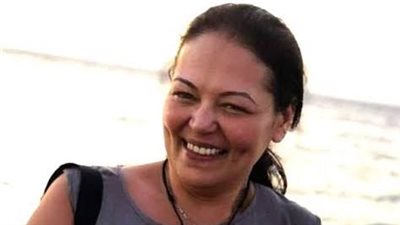 نيابة المنتزه تحقق في مصرع الفنانة نيفين مندور داخل شقتها بالإسكندرية