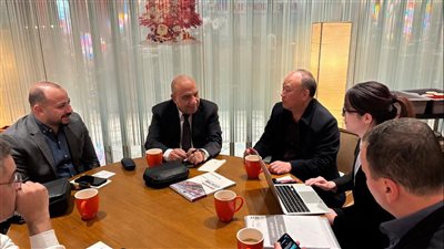 وزير الكهرباء يختتم زيارته بالصين بلقاء الشركات لتوطين أنظمة المراقبة الذكية وحلول الطاقة الشمسية 