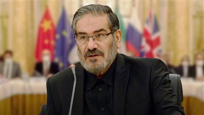 تعيين علي شمخاني أمينًا لمجلس الدفاع الإيراني.. عودة رجل الظل إلى الواجهة 