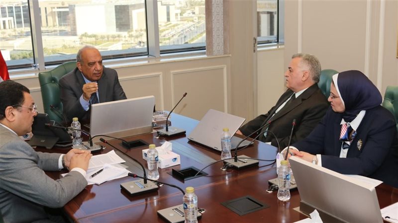  وزير الكهرباء يتابع