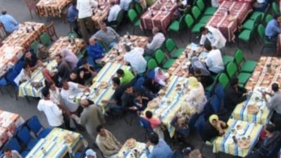 من قصور الفاطميين إلى قلوب المصريين.. موائد الرحمن ملحمة عطاء لا تنتهي