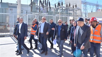 وزير الكهرباء ومحافظ الإسكندرية يتفقدان محطة محولات برج العرب الترفيهية ويشهدان وضع الجهد وإطلاق التيار الجديد