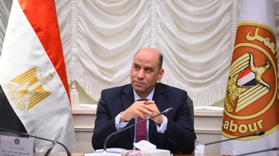 وزارة العمل تطرح 2289 فرصة عمل جديدة في 9 محافظات.. إليك التفاصيل