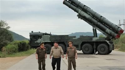 كيم جونغ أون يؤكد تمسك كوريا الشمالية بأسلحتها النووية ويهدد سول