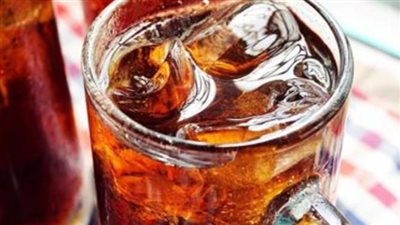 مخاطر صامتة تهدد صحتك.. ماذا تفعل المشروبات الغازية بجسمك؟