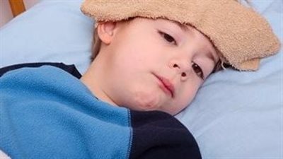 الحمى الشوكية (التهاب السحايا).. الأعراض والأسباب وموعد الخطر الحقيقي