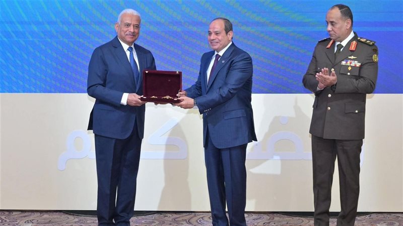 الرئيس السيسي والفريق