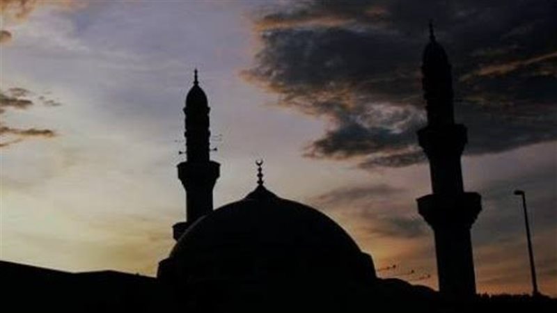 موعد اذان العشاء