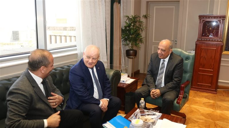 جانب من اجتماع وزير