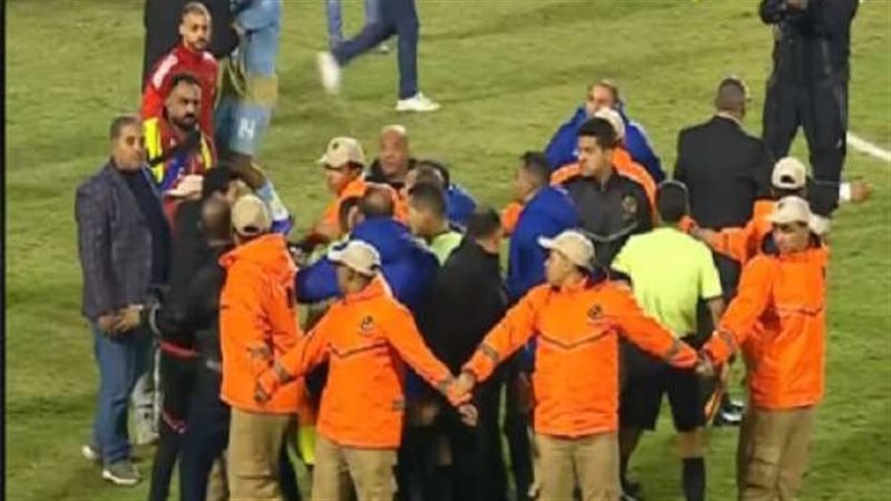 الأمن يحمى الحكم محمود وفا 