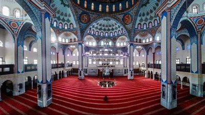 موعد أذان العشاء اليوم الإثنين 27 أبريل 2026 بالقاهرة والمحافظات