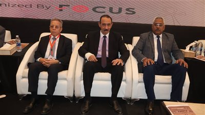 محافظ سوهاج ونقيب عام أطباء مصر يفتتحان المؤتمر الأول لنقابة أطباء سوهاج