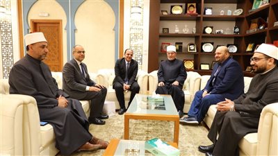 نائب رئيس هيئة الرقابة النووية والإشعاعية يزور مفتي الجمهورية تقديرًا لدعمه التوعوي لمجلة الهيئة